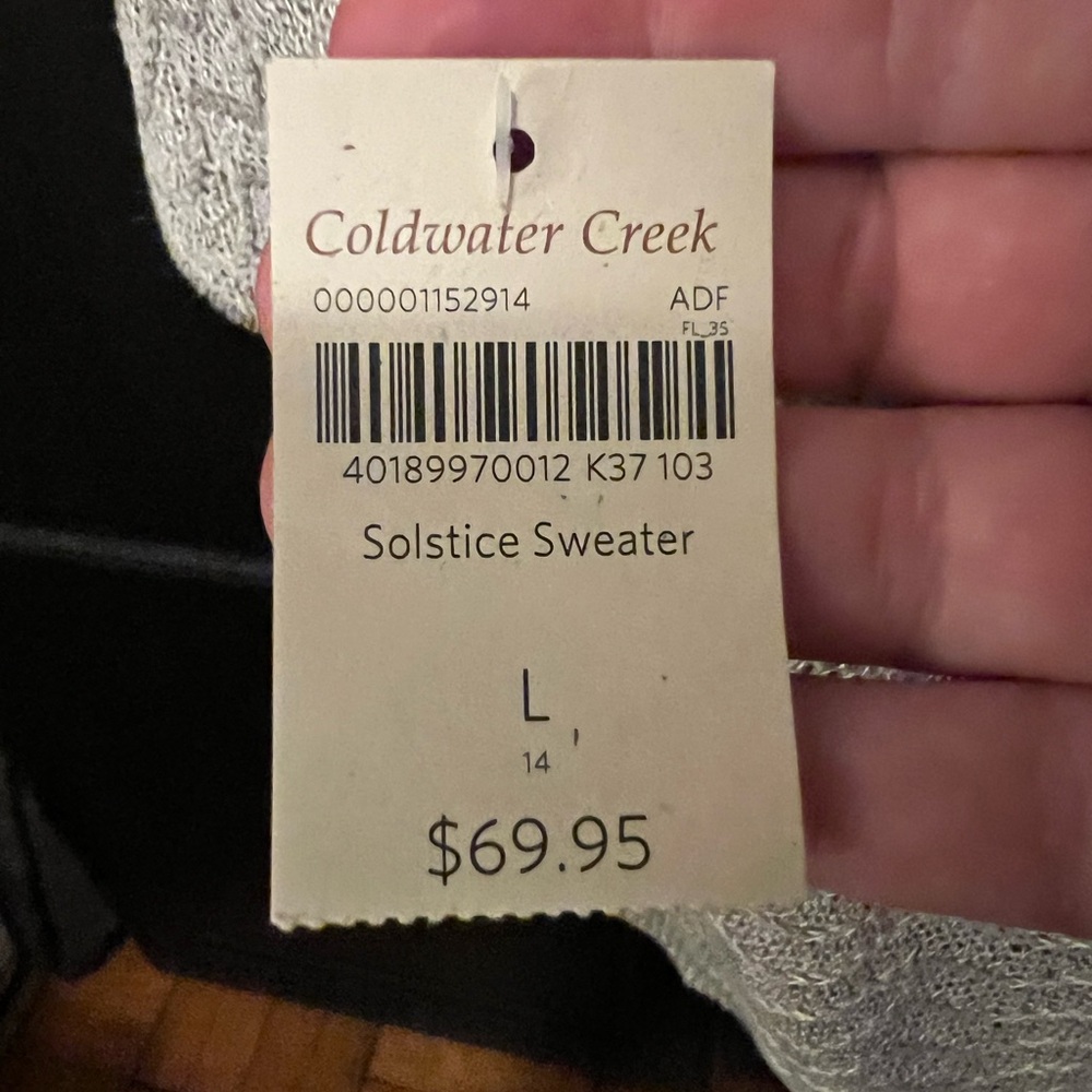 Top/ sweater